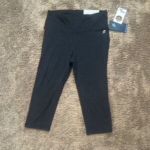 Charcoal Heather Women’s Energy Zone Capri Leggings